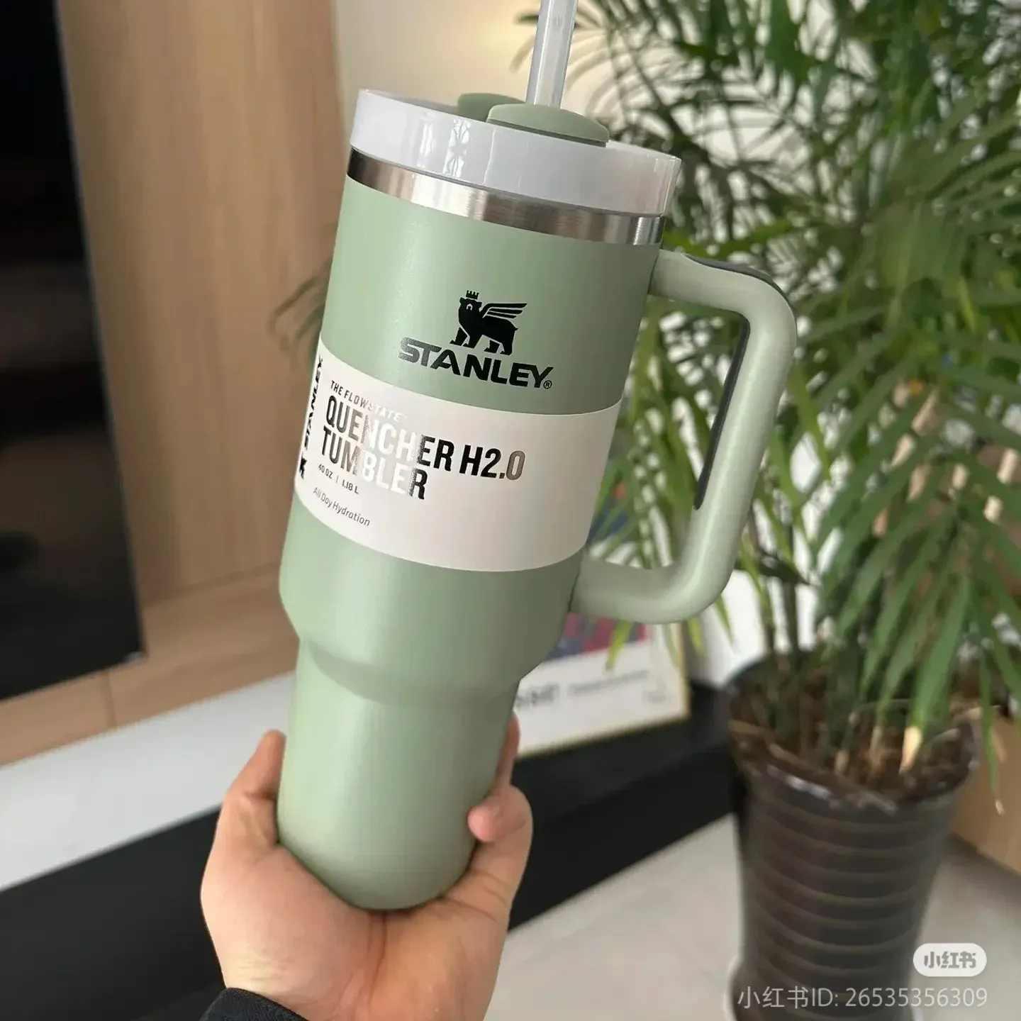 تراول ماگ دسته دار استنلی QUENCHER H2O TUMBLER 0.88 لیتر